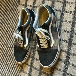 W- Vans camo and suede skate lo sneakers